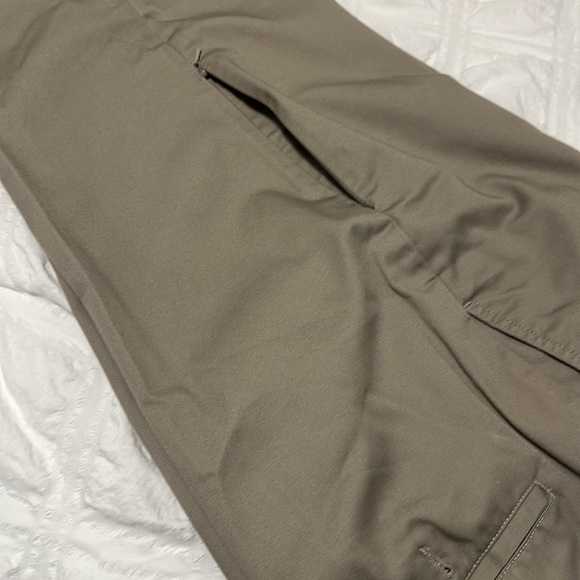 511 men’s khaki pants. - Picture 6 of 10